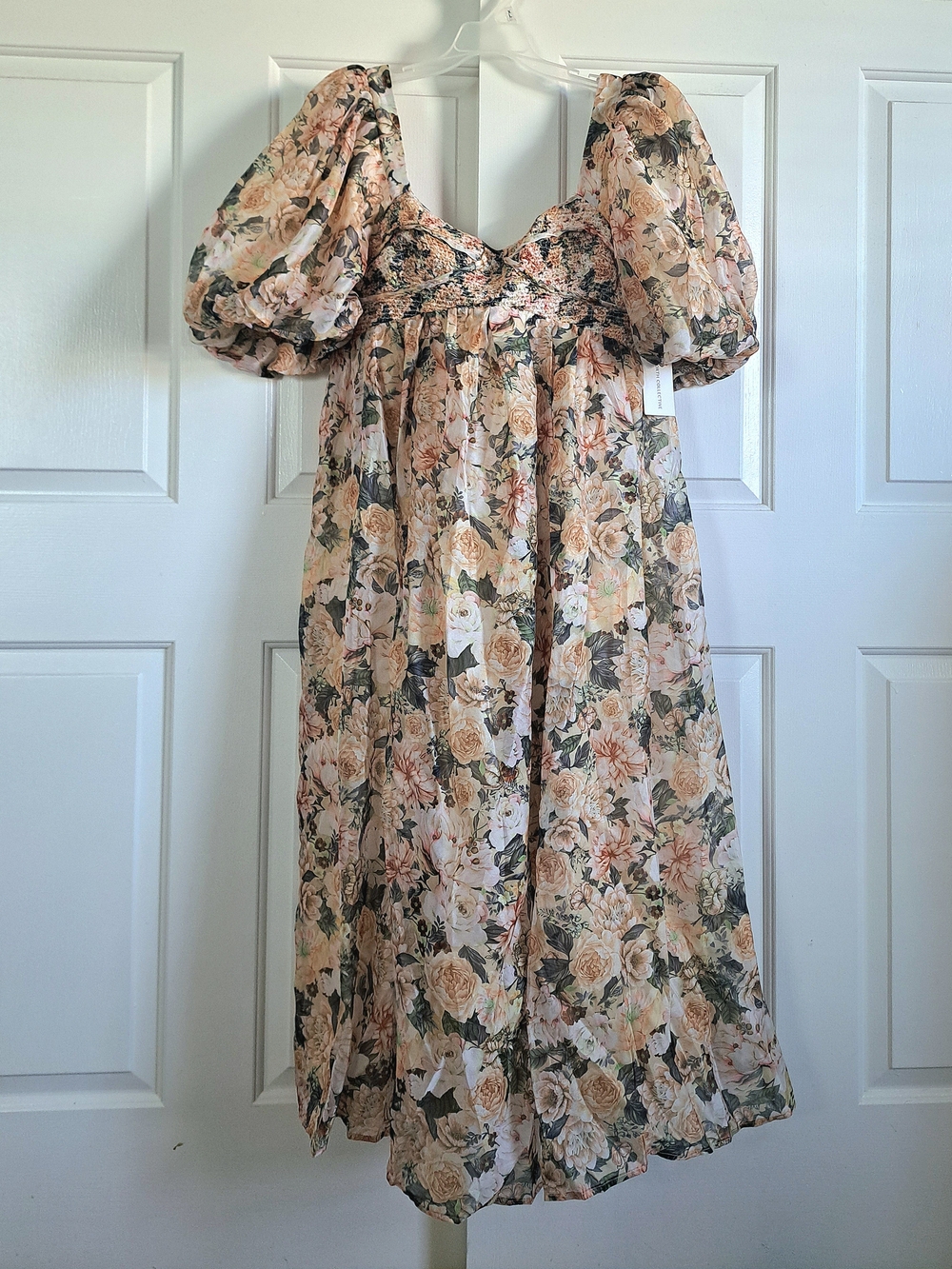 Romantic Floral Puff-Sleeve Maxi Dress in Blush and Green